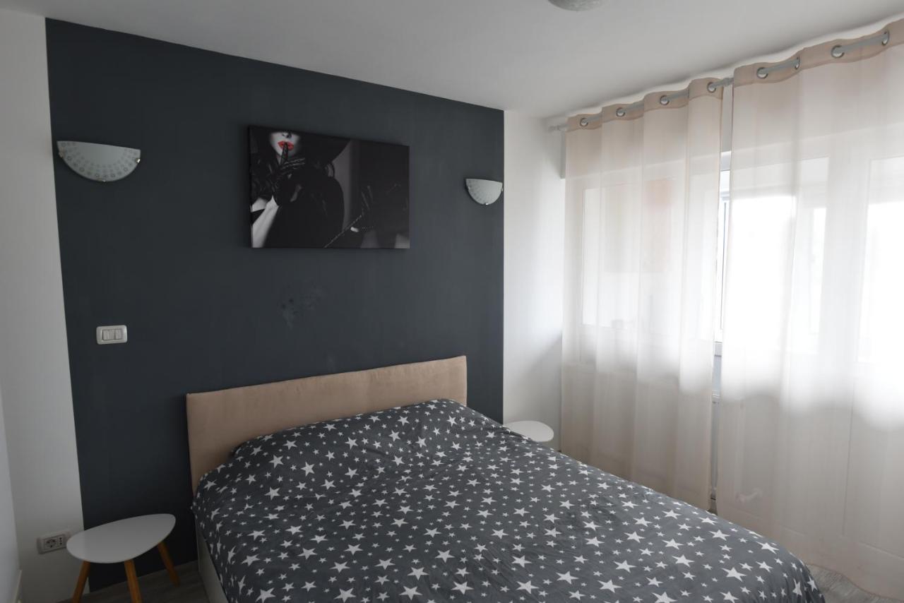 Mall Luxury VI Apartments Bacau Exterior photo